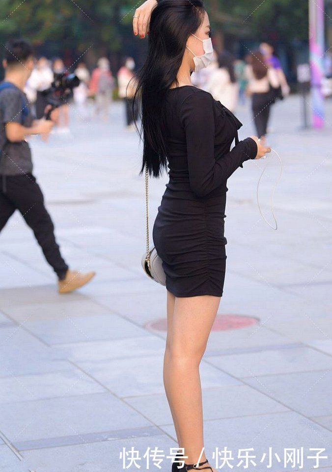 魅力|黑色裙装的独特魅力,谁给的勇气这样搭?