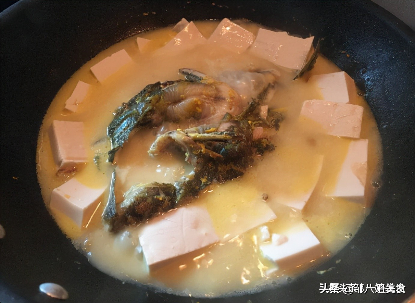 正确做法|秋天多给孩子炖鱼汤,补营养防秋燥,教您正确做法,肉嫩汤鲜!