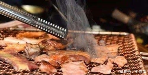 暗语|吃烤肉时, 服务员问要不要纸, 这是一种暗语, 不懂就囧了