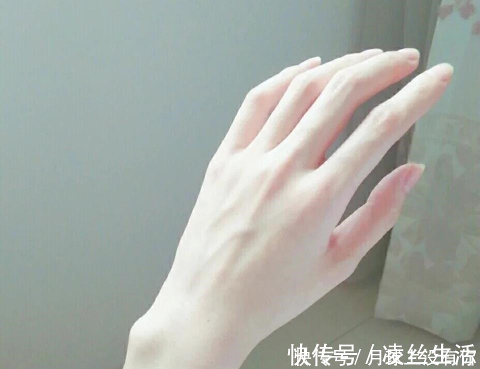 护手霜|不要再被导购忽悠了,这些藏着屈臣氏的低调好物,平价又好用