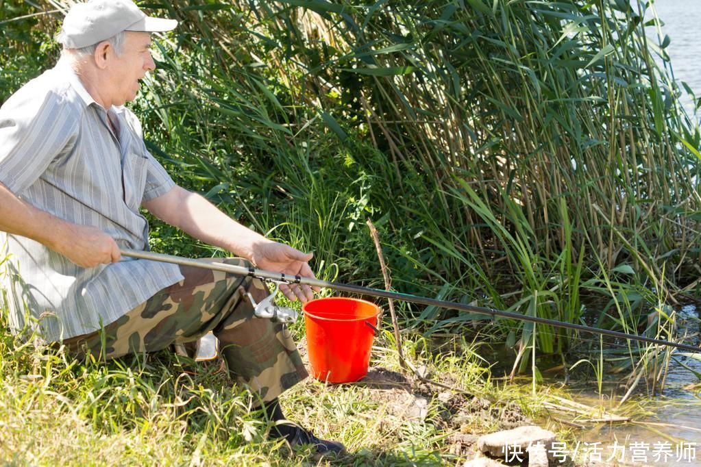钓鱼|为什么越来越多的中老年人对钓鱼上瘾？为了吃鱼吗？原因有四