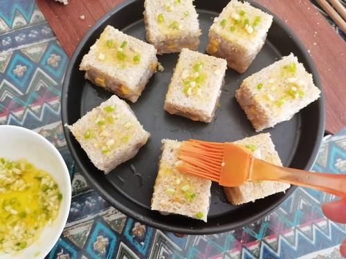  大蜜食堂｜巨好吃的蒜香面包虾～get吐司虾滑新吃法