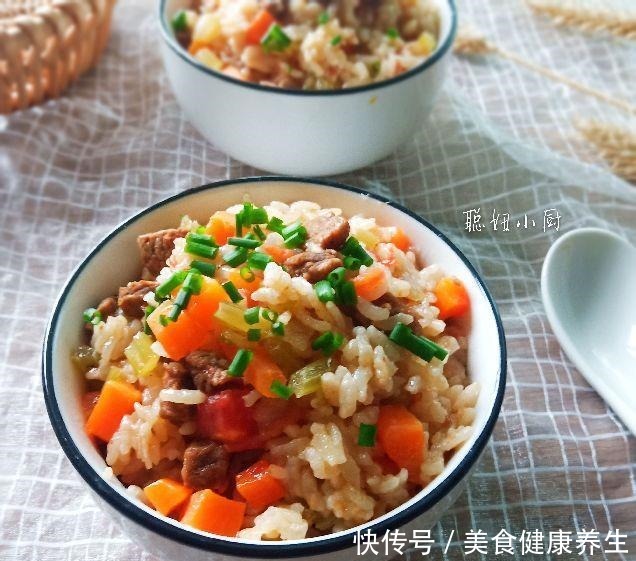 最近孩子最馋这锅饭,饭菜一锅出,省事简单,孩子吃得香,身体棒