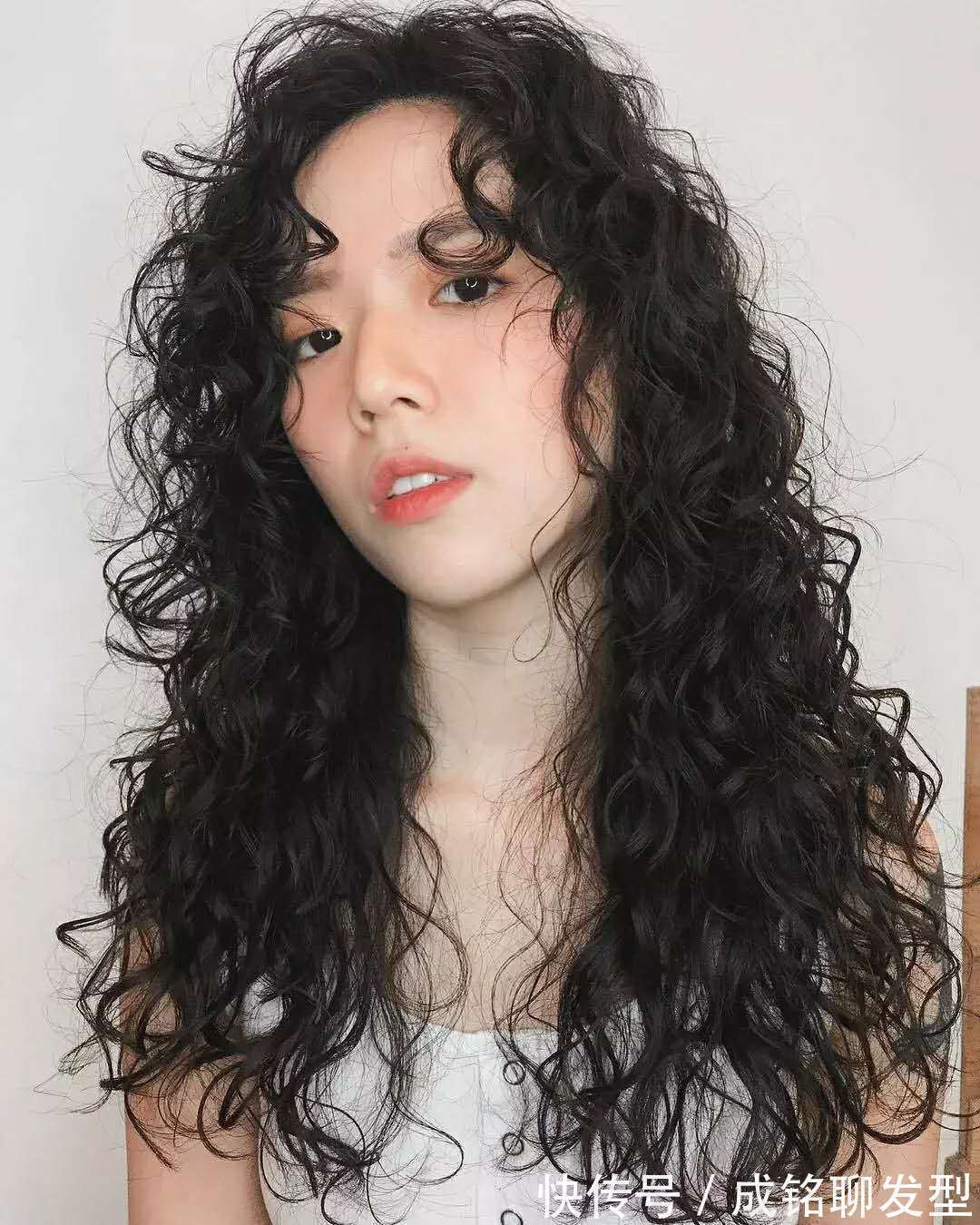 烫发 你适合烫“法式卷”还是“羊毛卷”,了解这几点,就不会选错发型