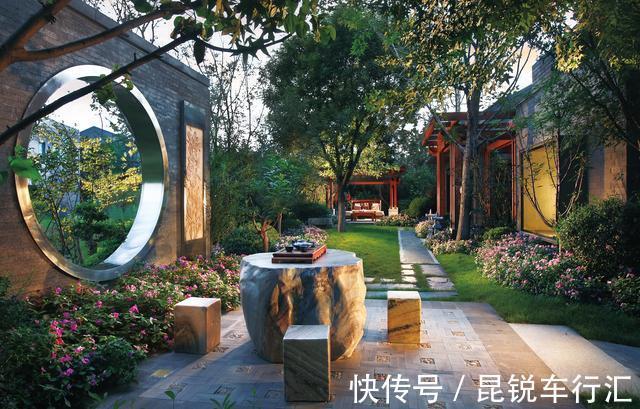 院子里有空地就种这“三种树”,没地挤挤也要种,寓意深远还旺家