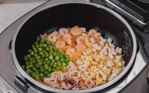 番茄别再炒蛋了！全网都流行这么吃，一焖就搞定