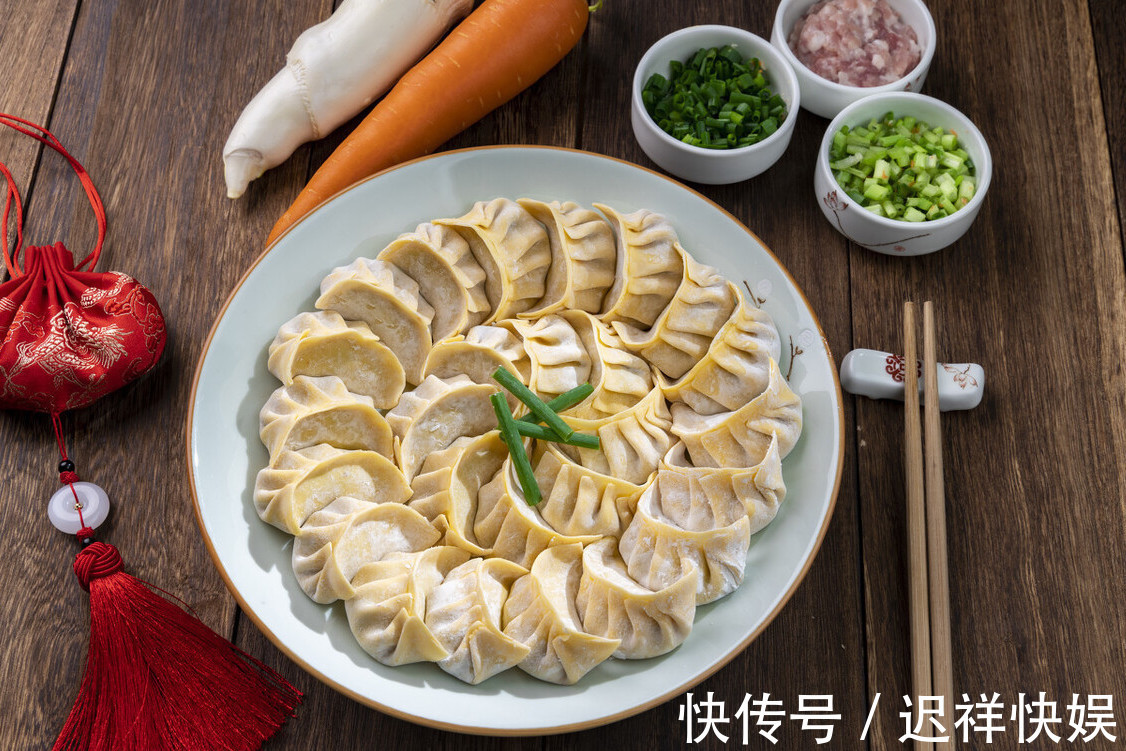 肉馅|做白菜馅，用盐杀水还是下锅焯水都不对，教你一招，鲜香又多汁