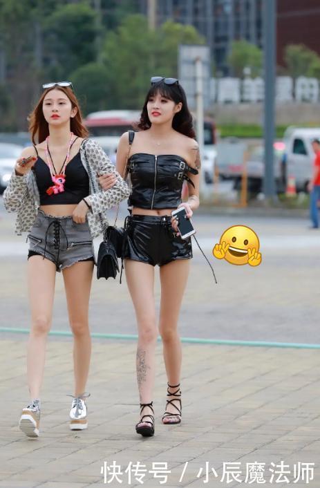 与闺蜜逛街怎么穿搭?抹胸短袖+牛仔短裤,让小姐姐拥有C位