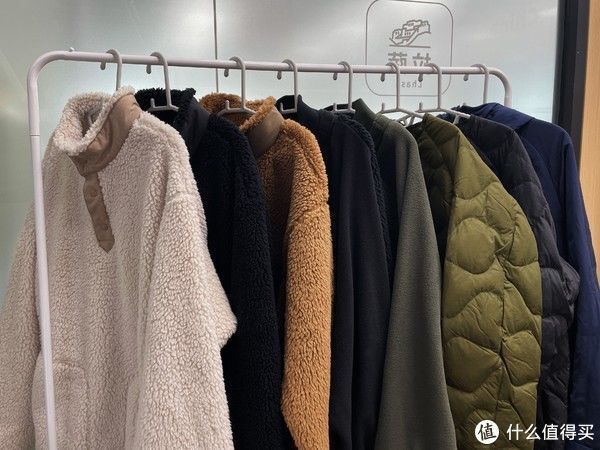 羽绒服 花小编来啦:优衣库与白山联名男装全系列开箱,上身体验哪些值得买