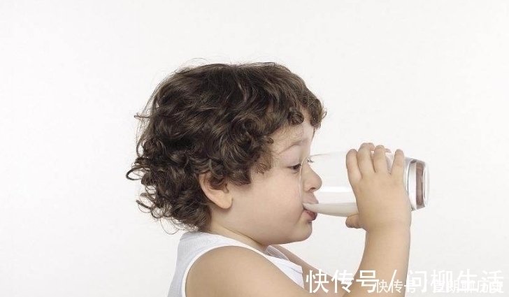 孩子|每天喝牛奶和不喝牛奶的孩子,差别会有多大?父母最好早知道