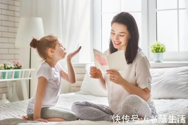 父母|孩子“窝里横,外面怂”,并非是小事儿,家长别大意