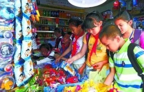 催熟|孩子在被“催熟”零食影响,这些零食上了“黑名单”,家长要注意