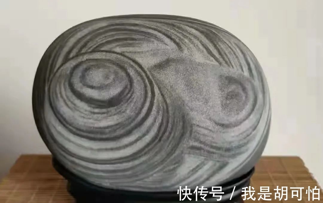 鉴赏@长江黑白水墨画石的艺术鉴赏