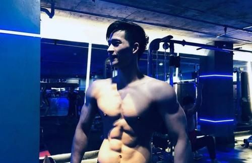 大帅哥|26岁小鲜肉练成肌肉型男,8块腹肌大胸肌,是否让你心花怒放?