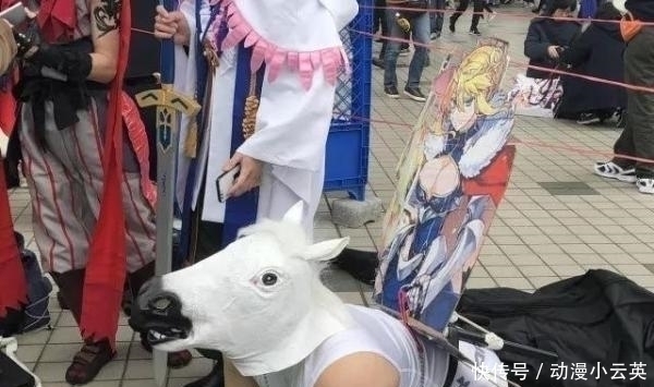小姐姐|面对漫展上这些头脑风暴后的cosplay,我只想说“鹅鹅鹅”!