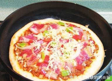 料足|用平底锅做披萨,比烤箱还方便,料足美味,早餐也可以很丰盛
