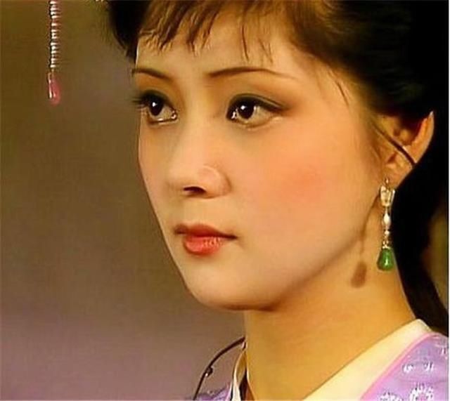 红楼梦|红楼梦难怪宝钗在贾府如此简朴,你看她安的什么心、在效仿谁