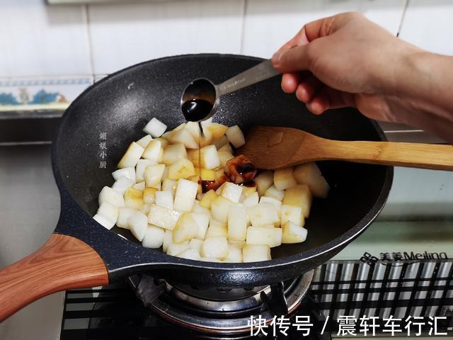 红烧酱油|1个萝卜简单2步，红烧做法简单，萝卜不油不腻，香软入味超下饭