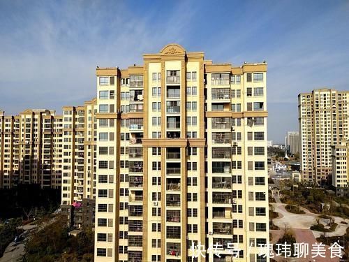 高层住宅|售楼部置业顾问建议：买房牢记7字“真言”，买中、买边、不买三
