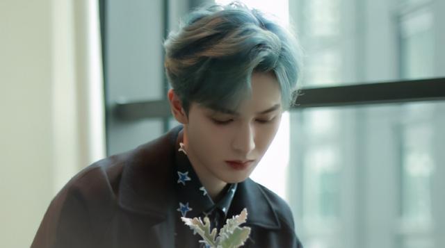 节目|朱正廷节目中谈恋爱观,耿直发言逗笑全场,却遭伊能静吐槽太直男