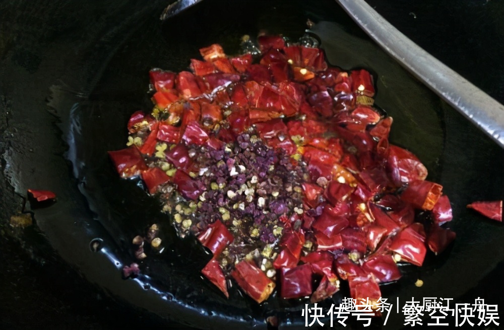 干辣椒段|过年啦,教你这道万能蘸料,蘸水饺蘸肉越蘸越香,你不学吗