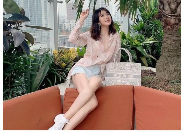 姚安娜这才是真的有资本吧?啥人气也没有的她要去拍戏了