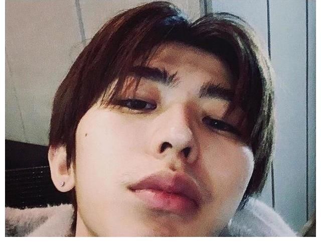 坤坤|跑男蔡徐坤再次封神,曬素顏胡子拉碴臉蠟黃,粉絲贈(zèng)愛(ài)稱(chēng)“俊渣”