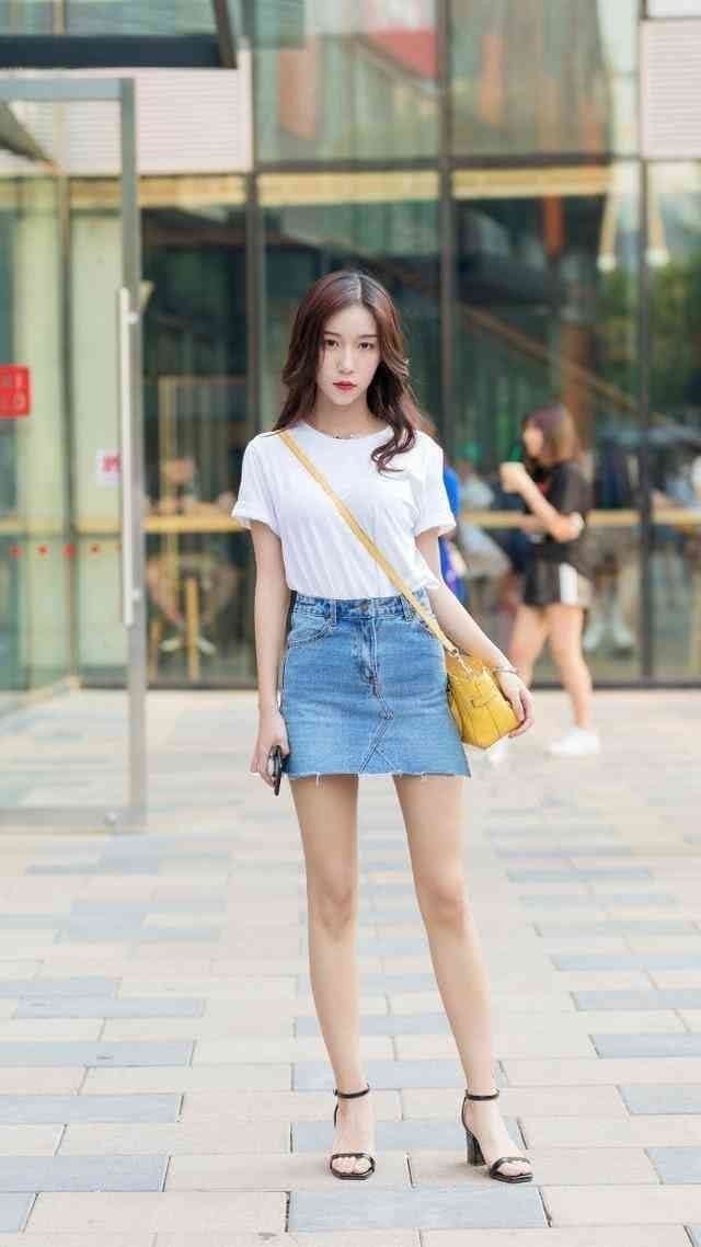 街拍小姐姐，时尚出街，搭配有致轻熟优雅时尚有范儿！