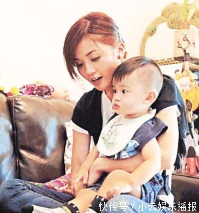 宝宝|宝宝睡着后,监控拍到保姆做的这一幕,妈妈看了直落泪