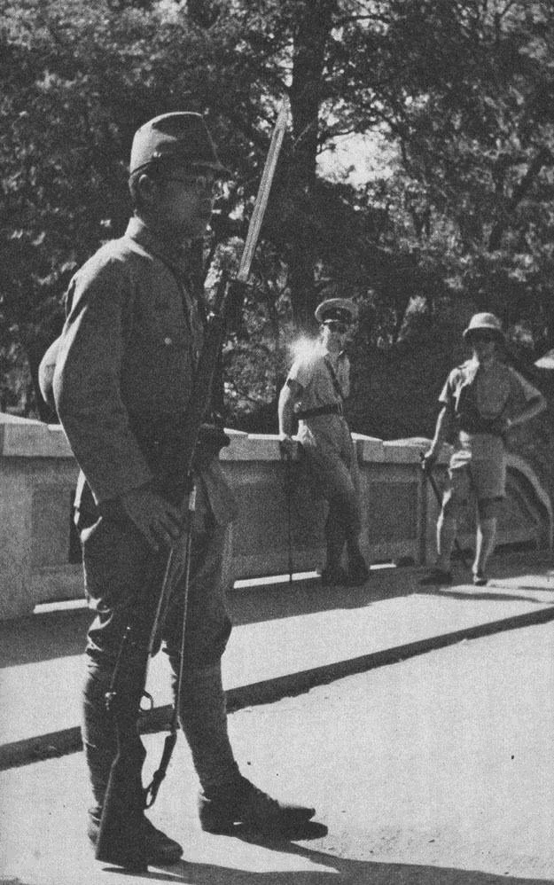 身中|1938年日寇屠刀下的悲壮，母亲身中6发子弹保全了自己的女儿