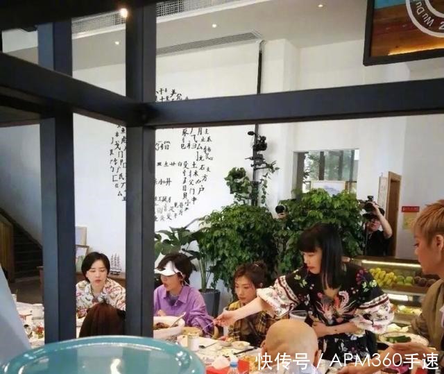 《姐姐》全员团综剑拔弩张,黄龄为界气氛骤变,宁静万茜王不见王