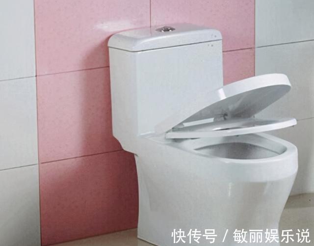 马桶用完后,马桶圈要扶起来吗?用对方法,卫生间才能干净卫生