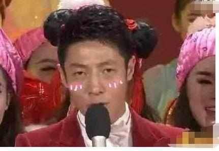 偶像练习生|明星搞笑错位照，明星感觉很是头疼，但是网友却笑的很开心