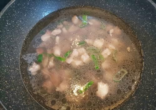 做法|这才是萝卜炖牛腩的家常做法，口感劲道，肉质鲜嫩，汤汁浓郁下饭