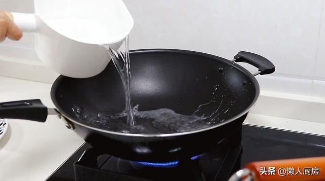 秋季要多喝这汤,看着就很有营养,暖胃又驱寒,明星在家也做了