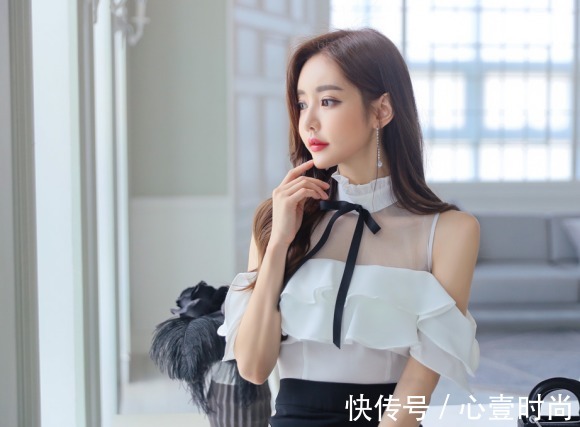 娇丽荷叶|女神孙允珠高清时尚搭配：娇丽荷叶领丝带名媛透薄上衣