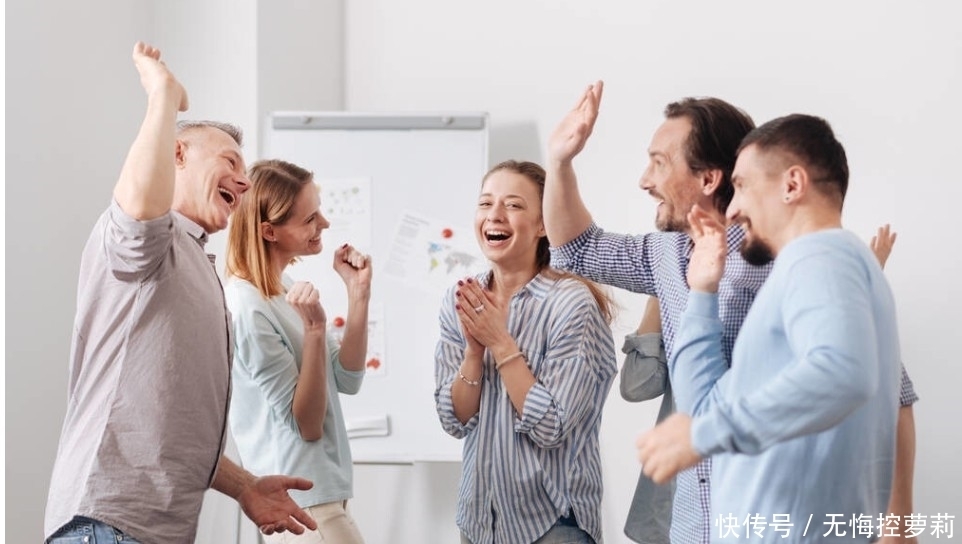 新婚之夜丈夫提AA制生活,妻子立马同意,