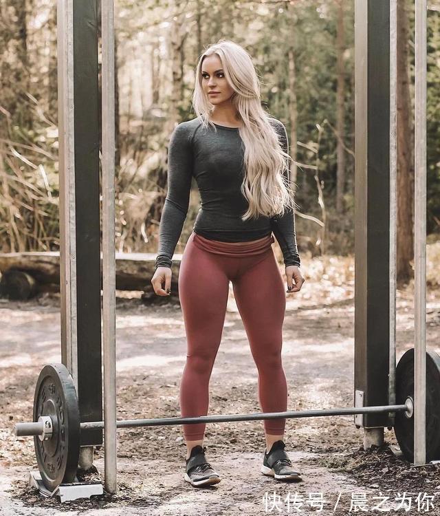 博主|800万粉丝健身博主身材有多正,前凸后翘沙漏身材,是你的菜吗?