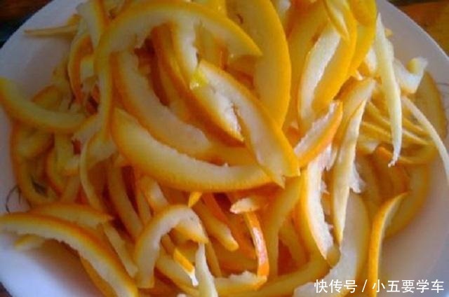 家中有花,这三种果皮就别再“浪费”,简单几步,即可制成养花料!