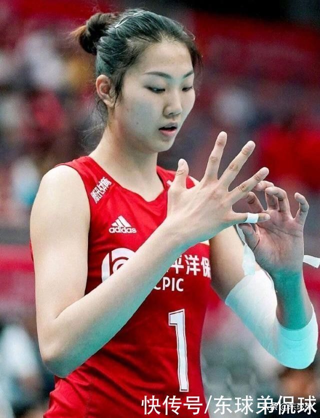 u18|13岁加入八一队,入伍12年,袁心玥如今是什么职务?工资多少?