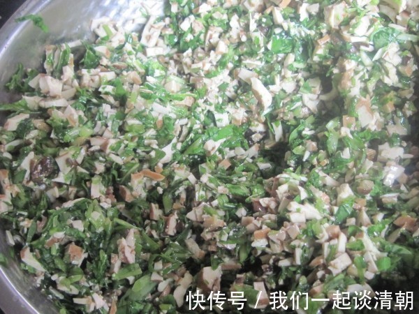 此种素馅饺子,孩子吃了,个头猛,女人吃了,脸色红润皮肤好