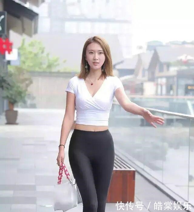 搭配 打底裤才是穿搭主角,让你放松心情,懒散随意!