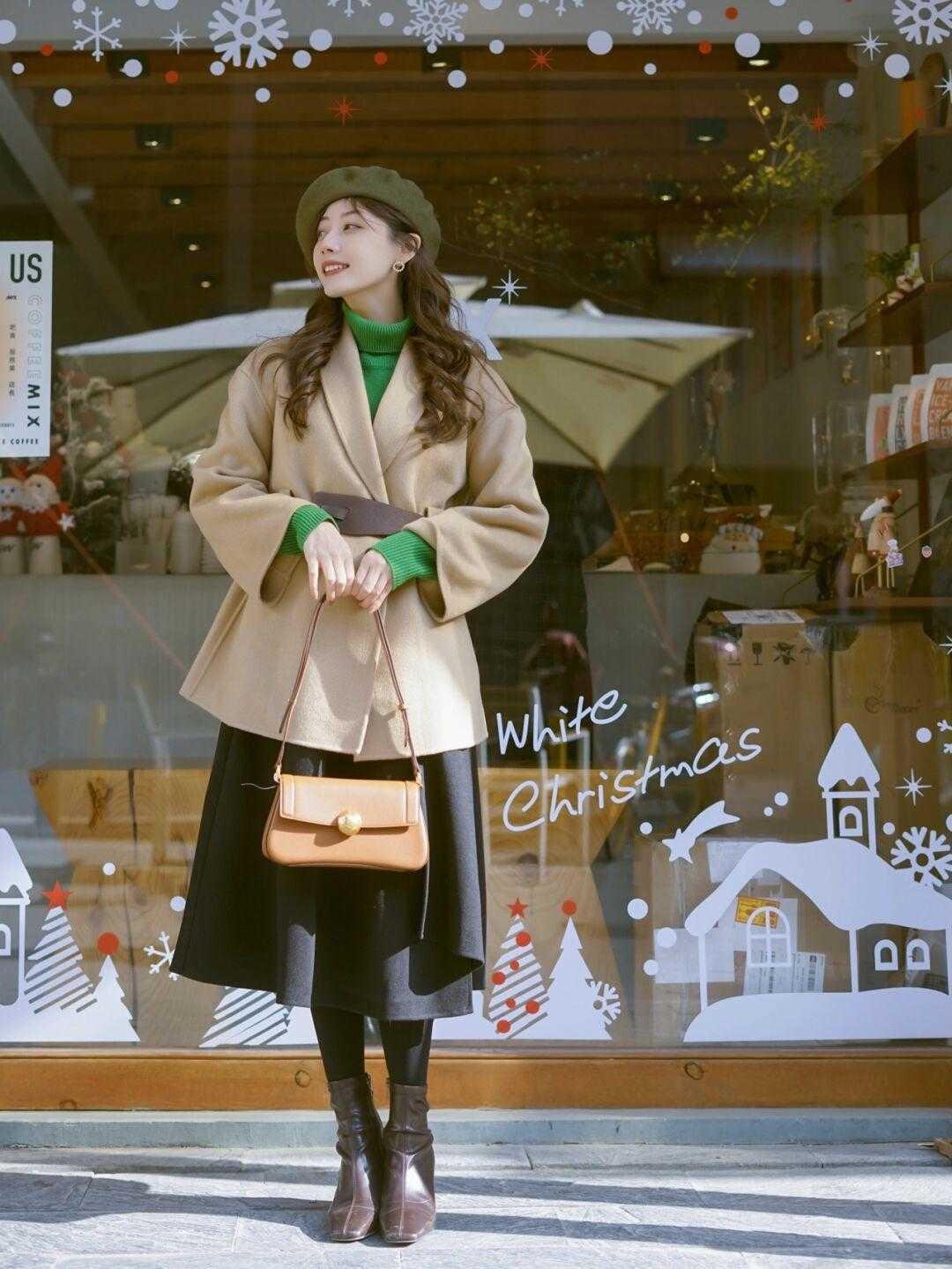 搭配|别再用九分裤搭短靴了!今年最流行的是半身裙+及踝靴,谁穿谁美