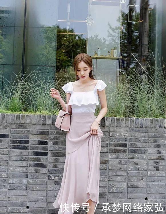 孙允珠|美图欣赏:孙允珠,幽雅白蕊小公主休闲花边上衣