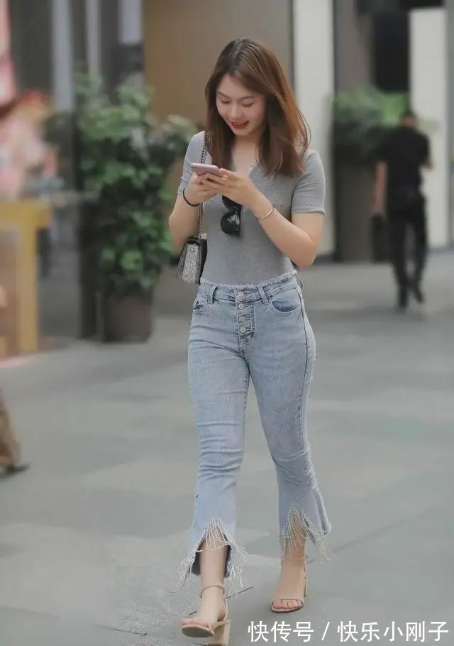 优雅 精致迷人的时尚美女穿瑜伽裤,尽显高贵优雅气质,时髦可人