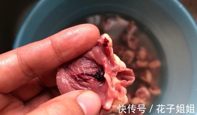 红辣椒|教你一道孜然鸡心,自己在家就能做,麻辣鲜香,清脆可口!