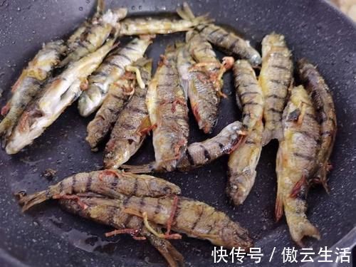 冬天多吃鱼,鲜美可口,营养丰富,这样煎一煎,外酥里嫩更好吃