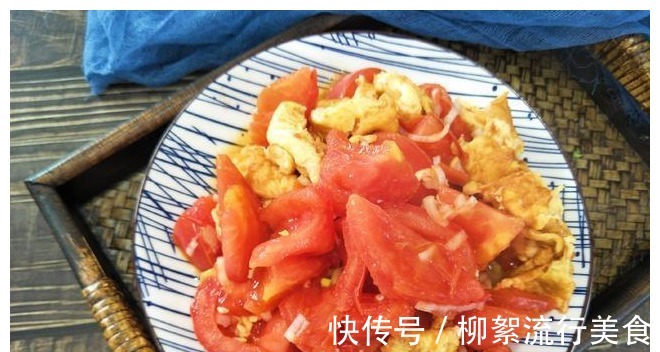 菜品|西红柿炒鸡蛋,大厨多加1味料,鸡蛋嫩滑,汁水多!