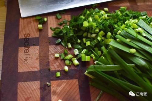做韭菜盒子，鸡蛋千万别炒，这样做好鲜啊