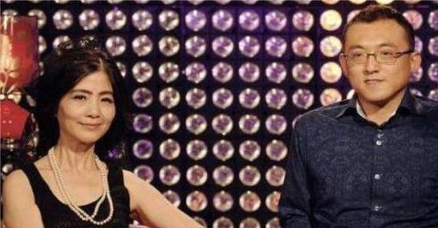 女大男 当年34岁小伙上《非诚勿扰》勇敢表白51岁阿姨,牵手成功后,现状如何